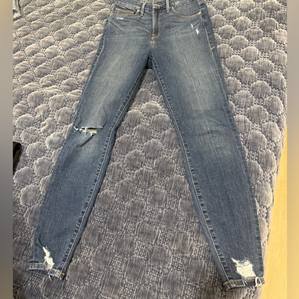 Good American Distressed Skinny Jeans in Blue